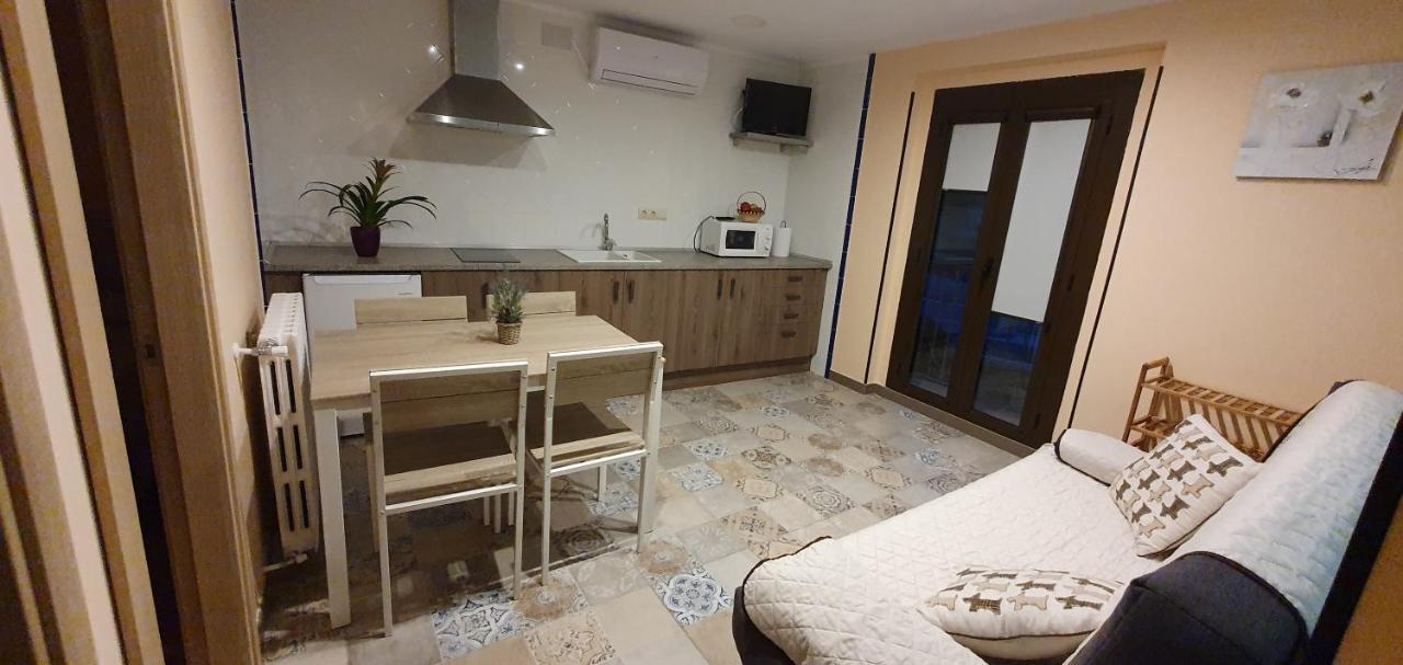 Apartamentos La Venta Del Rome Horta de Sant Joan Pokoj fotografie